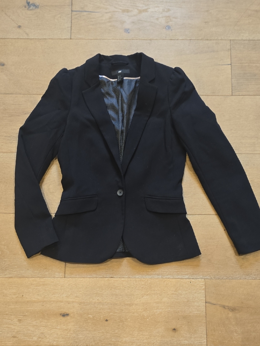 H&M Puff Sleeve Tailored Fit Black Blazer 6 Like New!